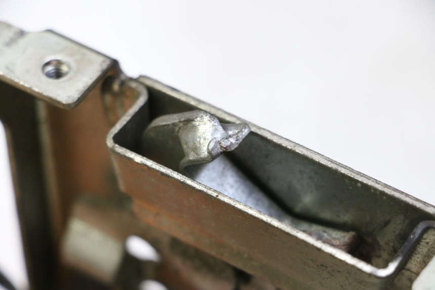 photo de SEAT LOCK SET HONDA FES S-WING SWING ABS 125 (2007 - 2015) - Alternative perspective