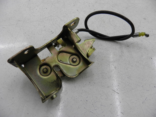 photo de SEAT LOCK SET HONDA FES FORESIGHT 250 (1997 - 2002) - Zoom on usage condition