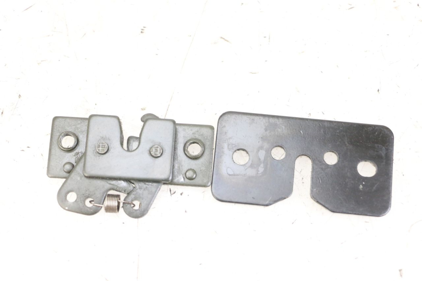 photo de SEAT LOCK SET PEUGEOT SATELIS 125 (2013 - 2018)