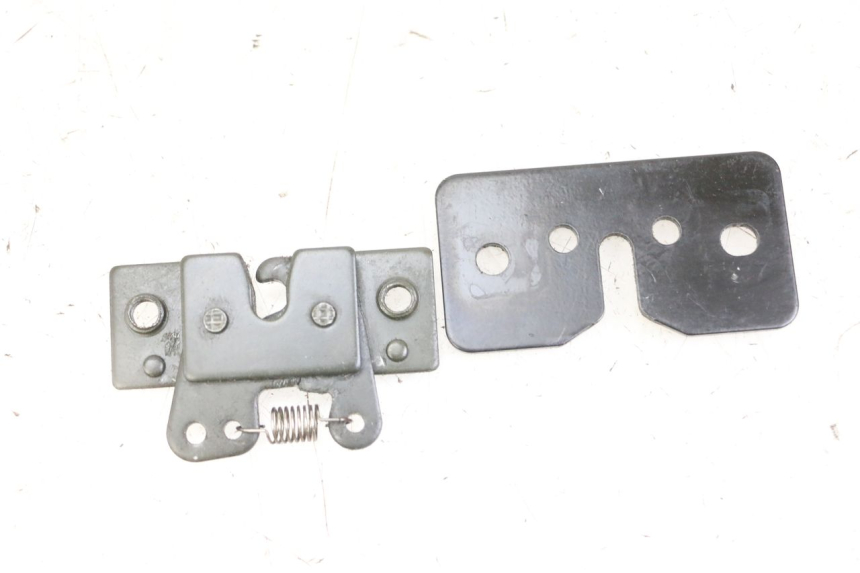 photo de SEAT LOCK SET PEUGEOT SATELIS 125 (2013 - 2018)