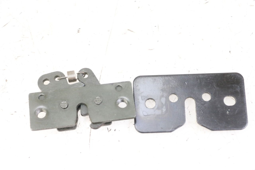 photo de SEAT LOCK SET PEUGEOT SATELIS 125 (2013 - 2018)