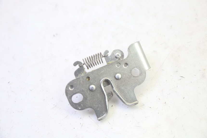 photo de SEAT LOCK SET YAMAHA TRICITY 300 (2020 - 2024) - Zoom on usage condition