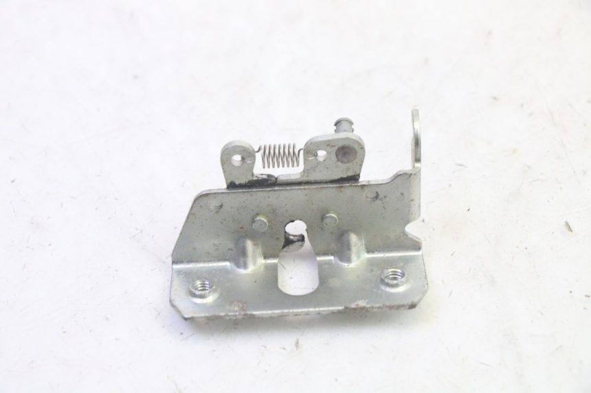 photo de SEAT LOCK SET YAMAHA TZR 50 (2008 - 2016) - Zoom on usage condition