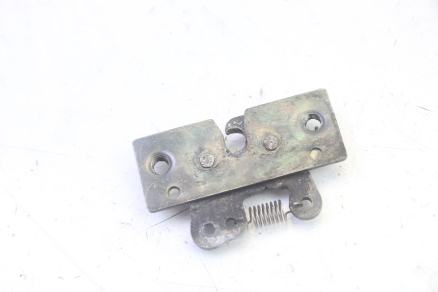 photo de SEAT LOCK SET PEUGEOT VIVACITY 100 (1999 - 2008) - Alternative perspective