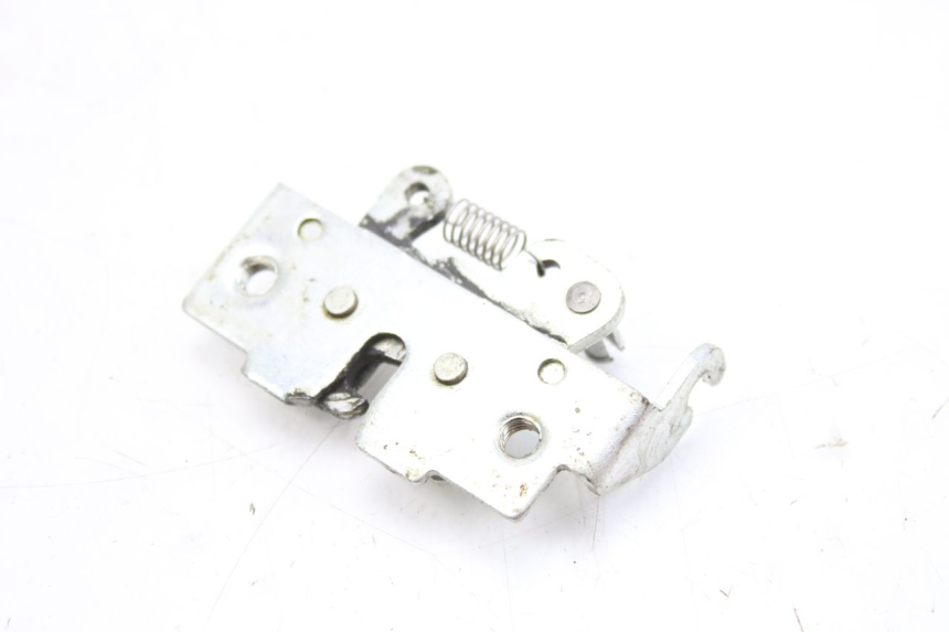 photo de SEAT LOCK YAMAHA XMAX X-MAX 125 (2006 - 2009) - Technical close-up