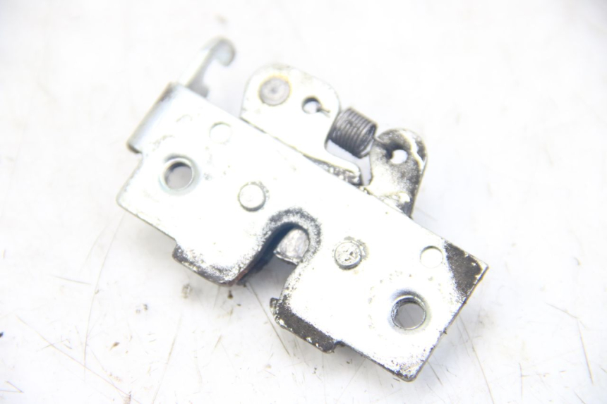 photo de SEAT LOCK YAMAHA XMAX X-MAX 125 (2006 - 2009) - Component detail