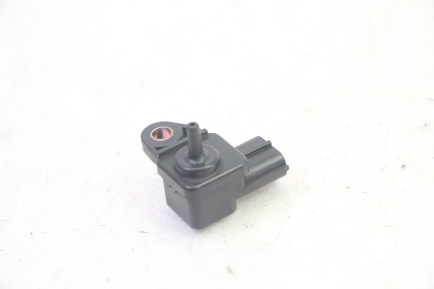 photo de AIR PRESSURE SENSOR SUZUKI DL V STROM 1000 (2002 - 2007) - Component detail