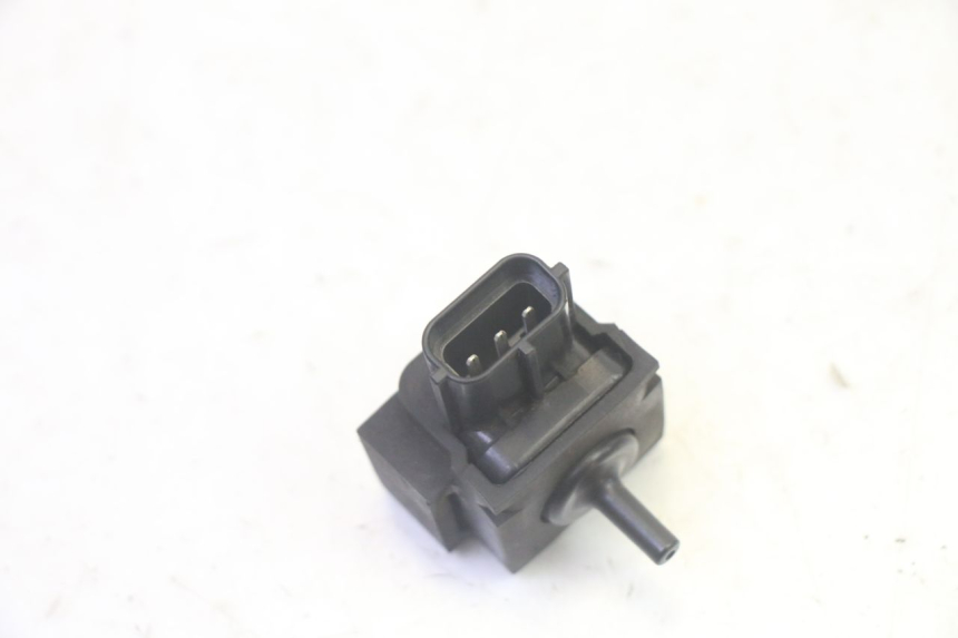 photo de AIR PRESSURE SENSOR SUZUKI DL V STROM 1000 (2002 - 2007) - Zoom on usage condition
