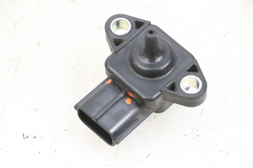 photo de AIR PRESSURE SENSOR YAMAHA FJR ABS 1300 (2006 - 2012) - Zoom on usage condition