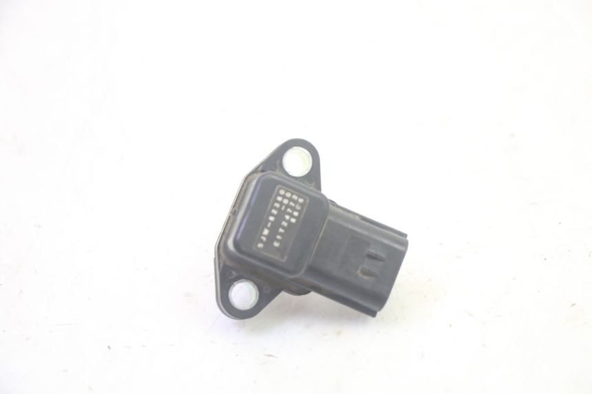 photo de AIR PRESSURE SENSOR YAMAHA FJR ABS 1300 (2006 - 2012) - Alternative perspective
