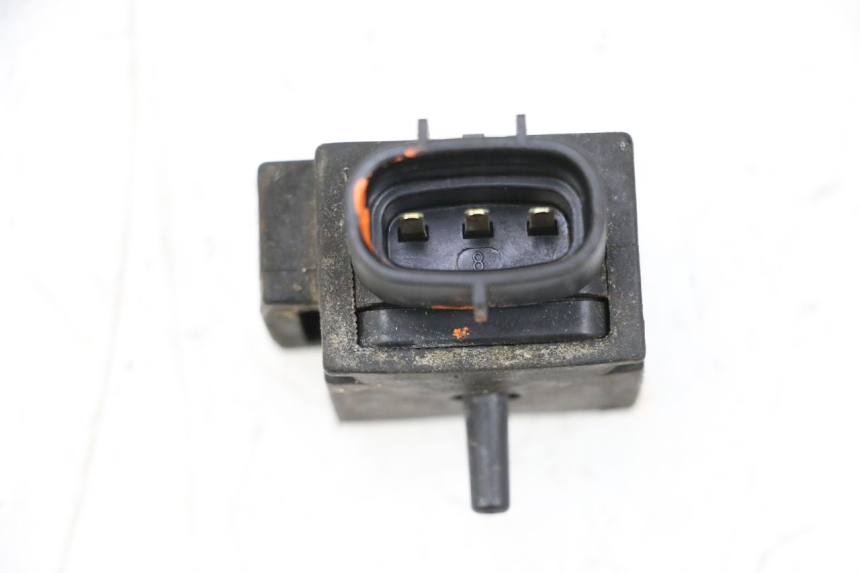 photo de AIR PRESSURE SENSOR SUZUKI GSXR GSX-R 1000 (2003 - 2004) - Zoom on usage condition