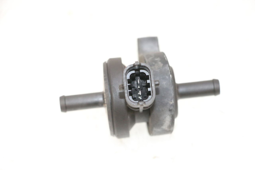 photo de AIR PRESSURE SENSOR PIAGGIO MP3 HPE 300 (2019 - 2026) - Alternative perspective