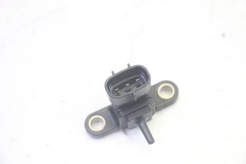 photo de AIR PRESSURE SENSOR YAMAHA TDM ABS 900 (2002 - 2014) - Alternative perspective