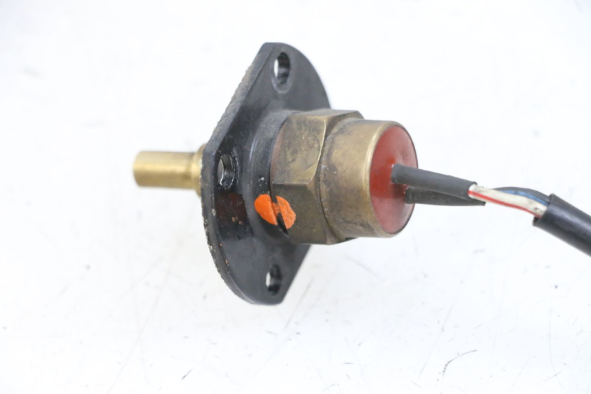 photo de AIR PRESSURE SENSOR KAWASAKI ZR 7 750 (1999 - 2001) - Zoom on usage condition