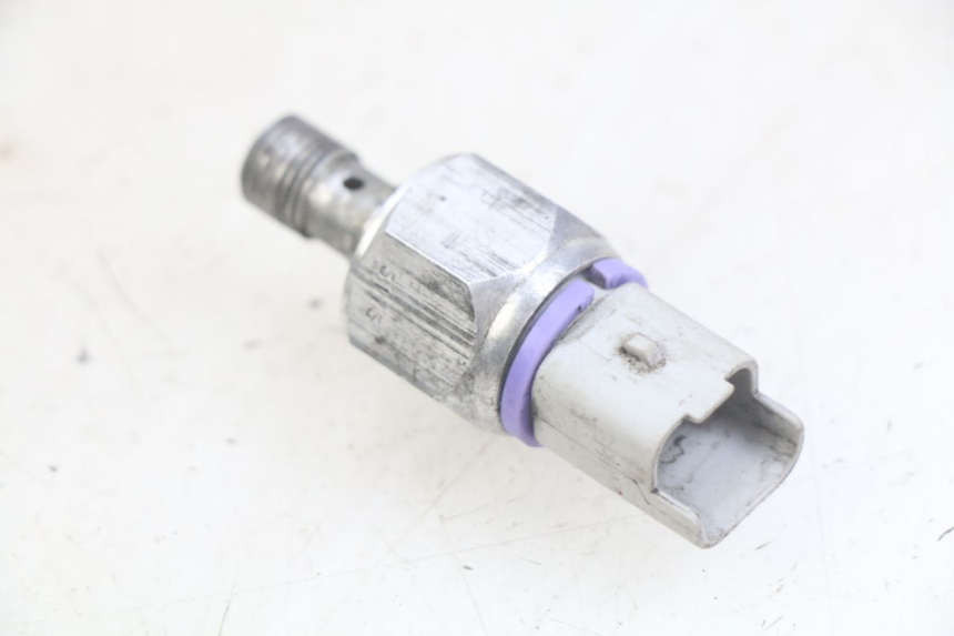 photo de OIL BRAKE PRESSURE SENSOR PIAGGIO MP3 LT 400 (2007 - 2012)
