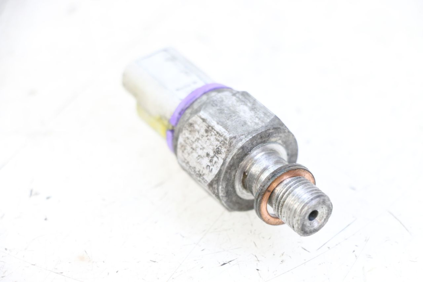 photo de OIL BRAKE PRESSURE SENSOR PIAGGIO MP3 LT 400 (2007 - 2012)