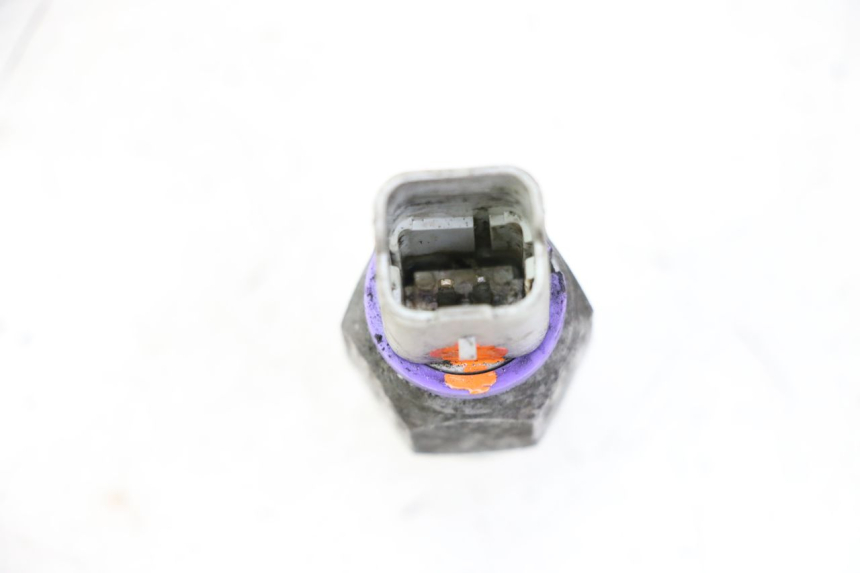 photo de OIL BRAKE PRESSURE SENSOR PIAGGIO MP3 LT 400 (2007 - 2012)