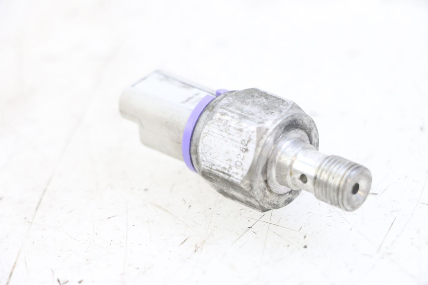 photo de BRAKE OIL PRESSURE SENSOR PIAGGIO MP3 LT 300 (2010 - 2016)