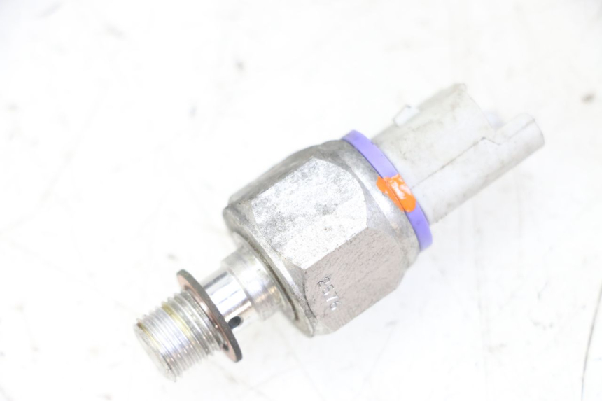 photo de OIL BRAKE PRESSURE SENSOR PIAGGIO MP3 LT 400 (2007 - 2012)