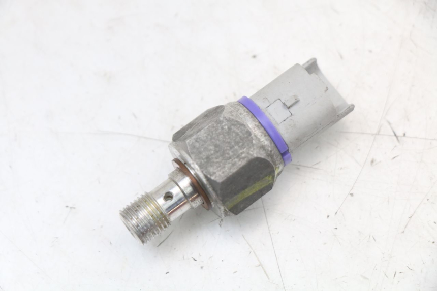 photo de BRAKE OIL PRESSURE SENSOR PIAGGIO MP3 HPE 350 (2018 - 2020)