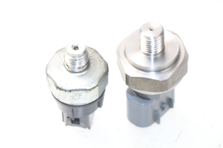 photo de OIL PRESSURE SENSOR HONDA INTEGRA NC D 750 (2016 - 2018)