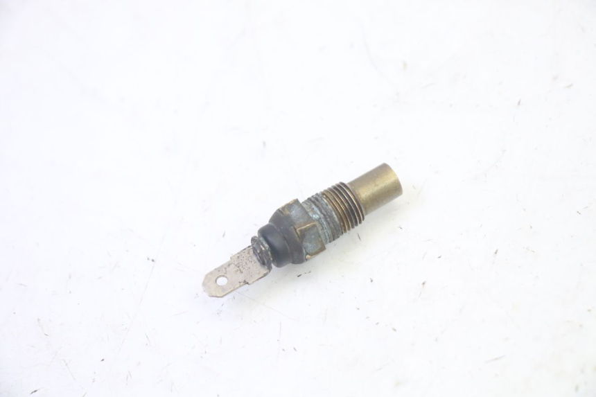 photo de WATER TEMPERATURE SENSOR KAWASAKI GPZ RX 1000 (1986 - 1988) - Zoom on usage condition