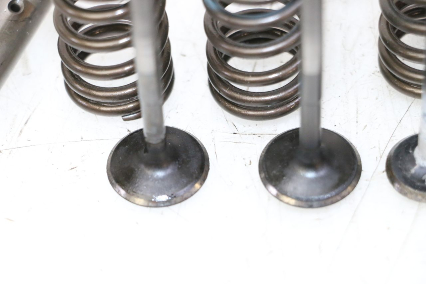 photo de ENGINE VALVE SUZUKI BURGMAN 125 (2007 - 2014)