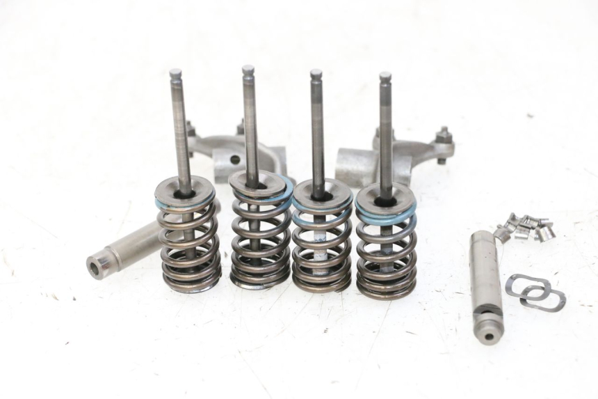 photo de ENGINE VALVE SUZUKI BURGMAN 125 (2007 - 2014)