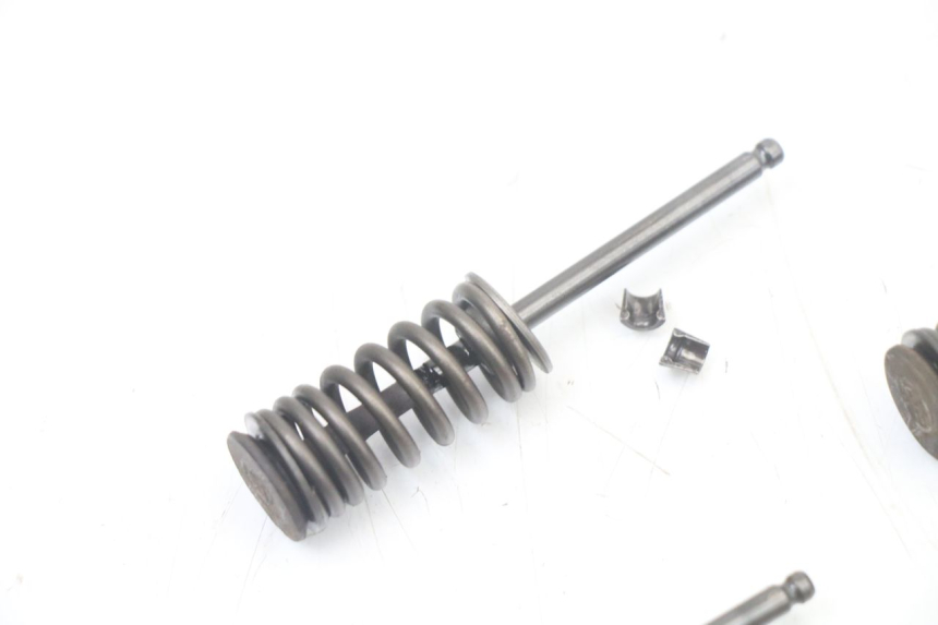 photo de ENGINE VALVE KYMCO DINK STREET 125 (2009 - 2014)