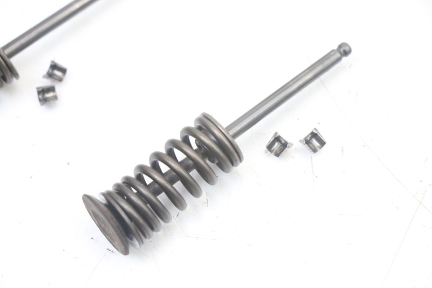 photo de ENGINE VALVE KYMCO DINK STREET 125 (2009 - 2014)