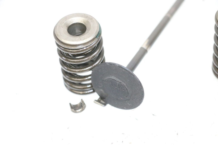 photo de ENGINE VALVE KYMCO LIKE 125 (2009 - 2016) - Product overview