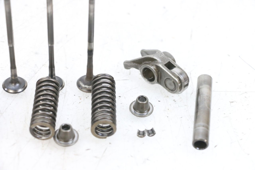 photo de ENGINE VALVE YAMAHA NEOS NEO'S 4T 50 (2008 - 2016) - Alternative perspective