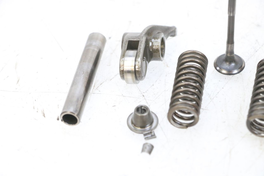 photo de ENGINE VALVE YAMAHA NEOS NEO'S 4T 50 (2008 - 2016) - Technical close-up