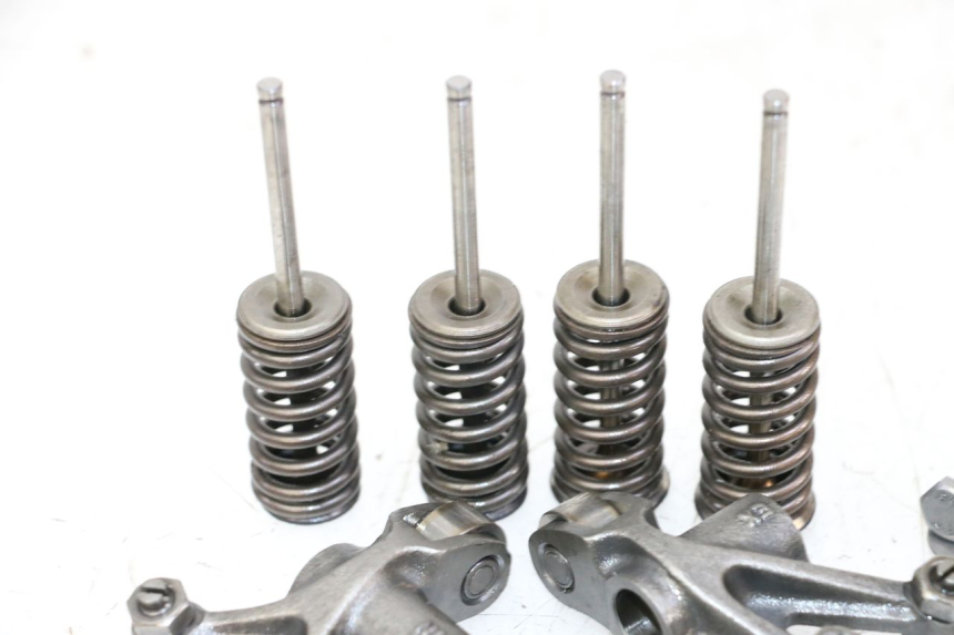 photo de ENGINE VALVE PEUGEOT SATELIS 125 (2010 - 2012)