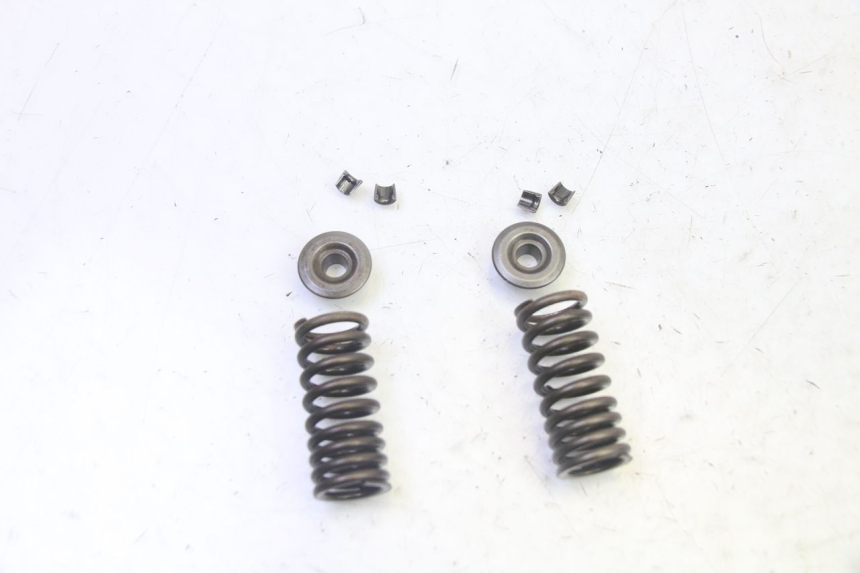 photo de ENGINE VALVE YAMAHA X-MAX XMAX 125 (2010 - 2014) - Alternative perspective