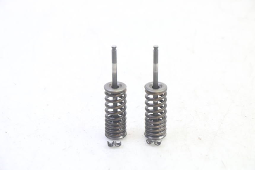 photo de ENGINE VALVE YAMAHA X-MAX XMAX 125 (2010 - 2014) - Technical close-up