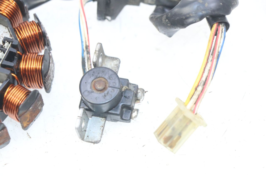 photo de STATOR YAMAHA JOG R LC 50 (2004 - 2014) - Fixing points details