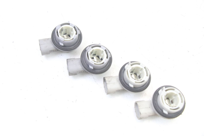 photo de BULB HOLDER YAMAHA YP X-MAX XMAX 400 (2014 - 2017)