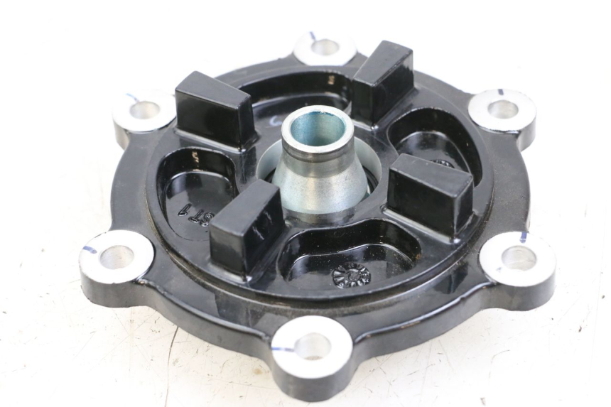 photo de SPROCKET MOUNT ROYAL ENFIELD CONTINENTAL GT 650 (2019 - 2024)