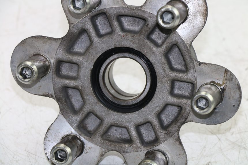 photo de SPROCKET MOUNT DUCATI ST3 992 (2006 - 2008) - Alternative perspective