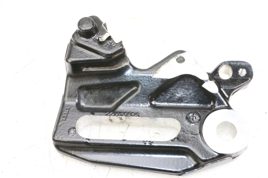 photo de REAR CALIPER BRACKET HUSQVARNA SVARTPILEN 401 (2018 - 2023)