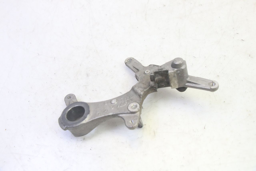 photo de REAR CALIPER BRACKET KAWASAKI KXF KX-F 250 (2017 - 2019) - Alternative perspective