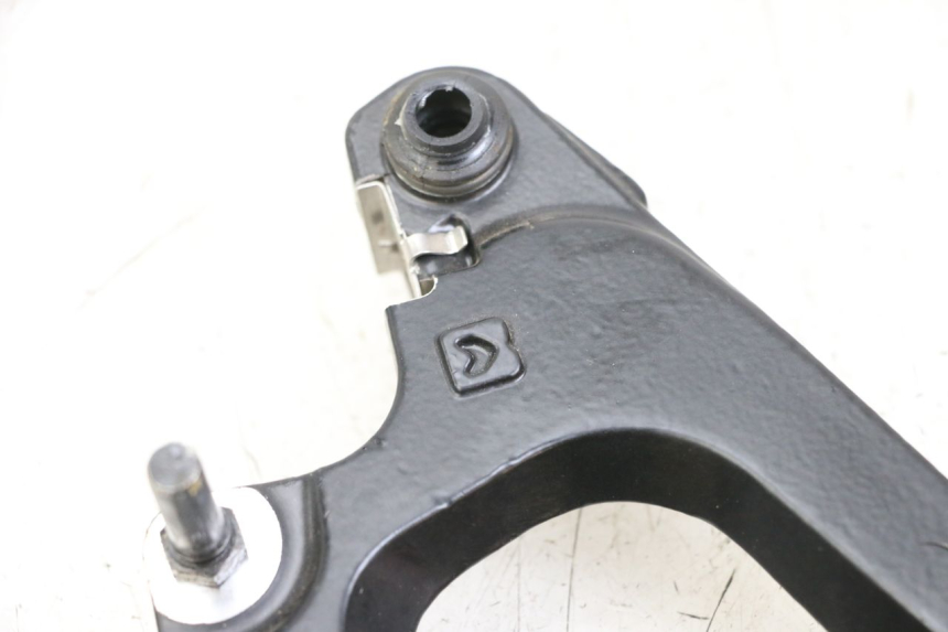 photo de REAR CALIPER BRACKET ROYAL ENFIELD CONTINENTAL GT 650 (2019 - 2024)