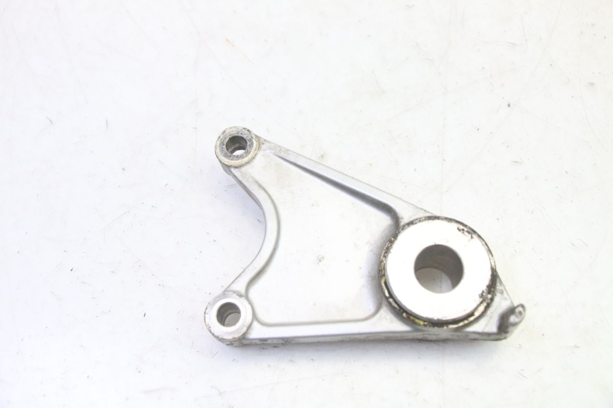 photo de REAR CALIPER BRACKET TRIUMPH SPRINT 900 (1995 - 1998)