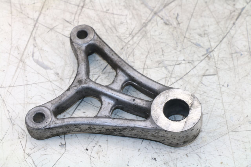 photo de REAR CALIPER BRACKET SUZUKI GS / GSE 500 (1990 - 2000)