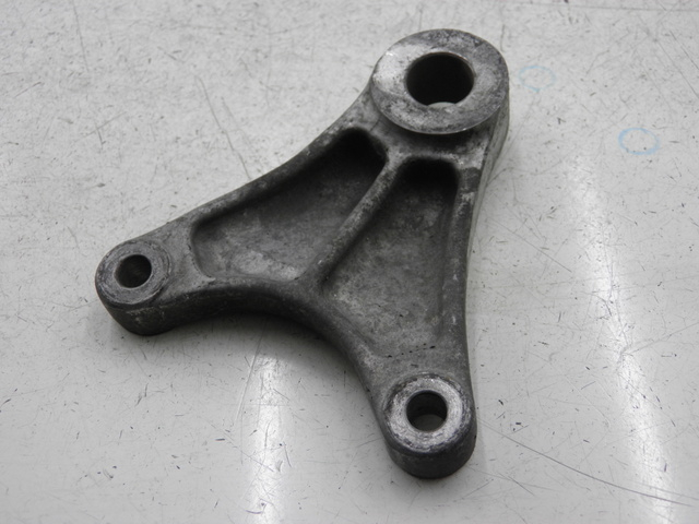 photo de REAR BRAKE CALIPER BRACKET SUZUKI SV S 650 (1999 - 2002)