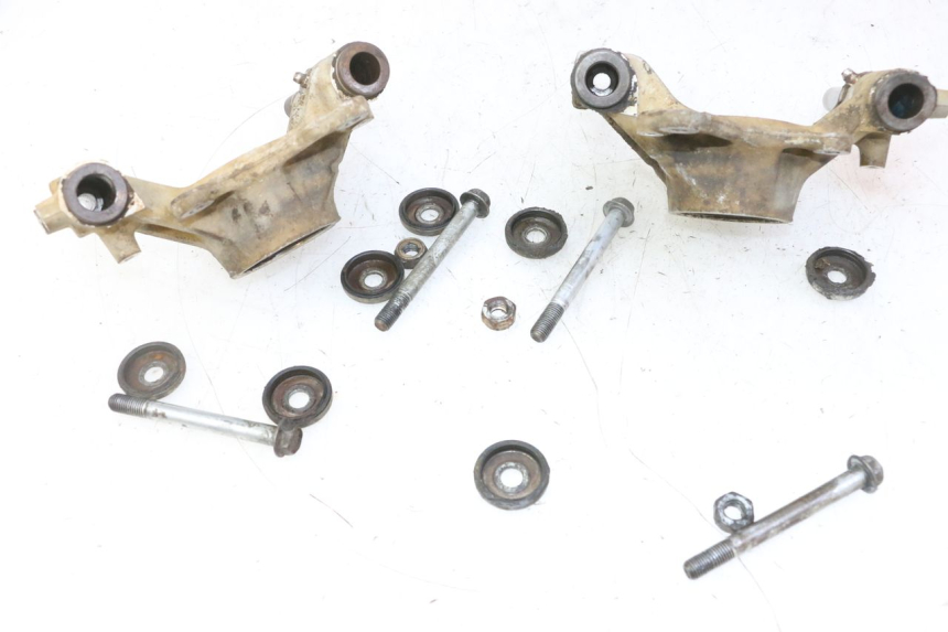 photo de REAR CALIPER BRACKET YAMAHA YFM GRIZZLY 550 (2008 - 2015)