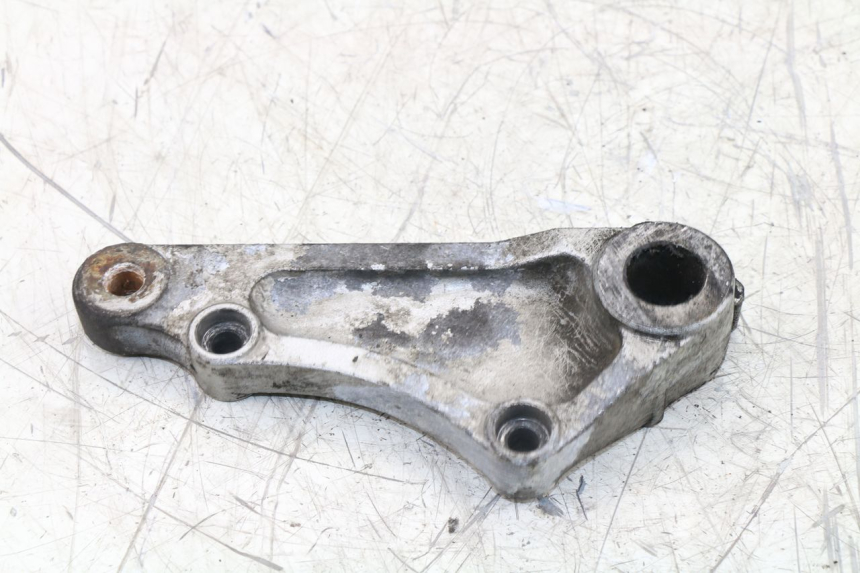 photo de REAR BRAKE CALIPER BRACKET KAWASAKI ZZR 600 (1995 - 2004)