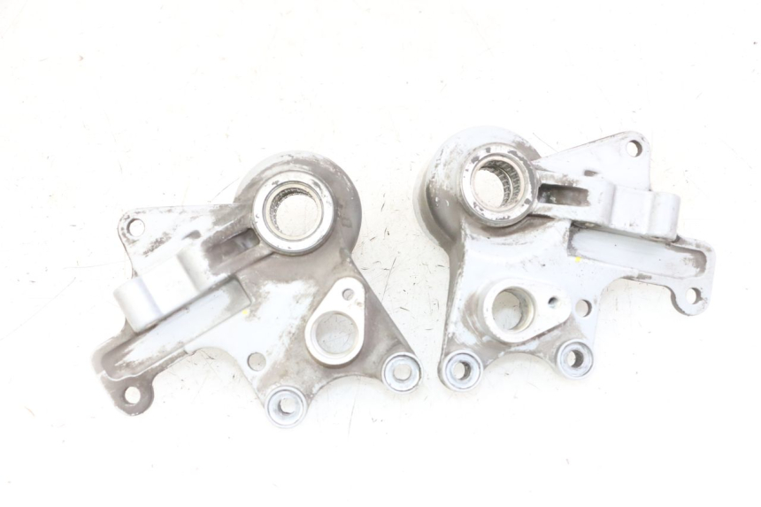 photo de FRONT CALIPER BRACKET PIAGGIO MP3 LT 400 (2007 - 2012)