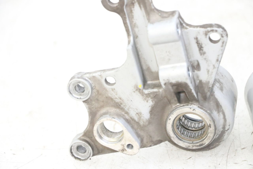photo de FRONT CALIPER BRACKET PIAGGIO MP3 LT 400 (2007 - 2012)